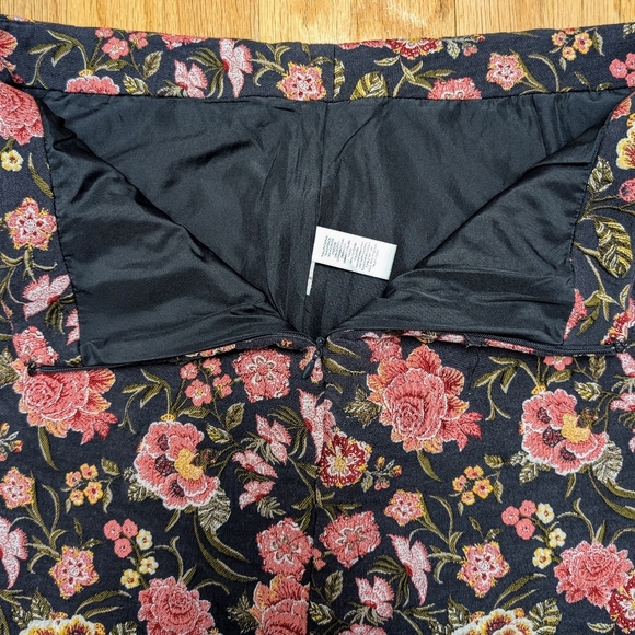 LOFT Poppy Bloom Mini Shift Skirt, Pink and Gray Floral Jacquard, Size 12 - Picture 5 of 6